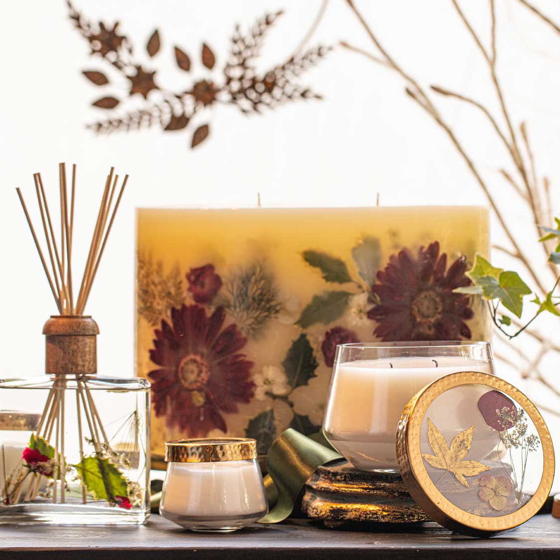 Centerpiece Botanical Candle - Winterberry Frost